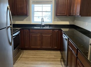 35 Main St #4, Essex Junction, VT 05452