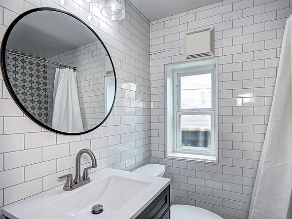 4th image of 1525 Hudson St APT 1
