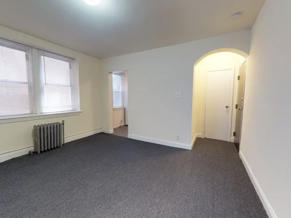 Chester Lynne Apartments