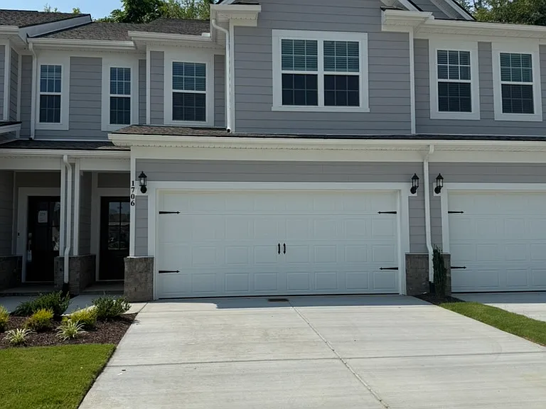 1706 Manuka Ln — Photo 2