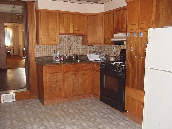 5th image of 2551 E Norris St