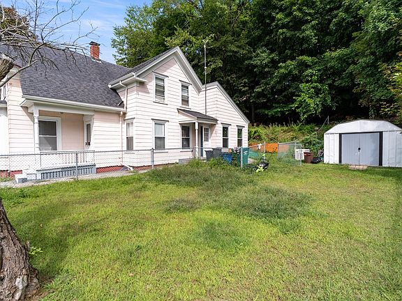 4th image of 184 Groveland St