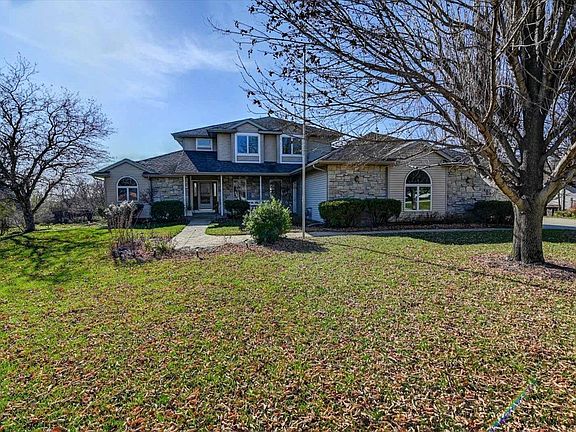2nd image of 6217 Oak Hollow Dr