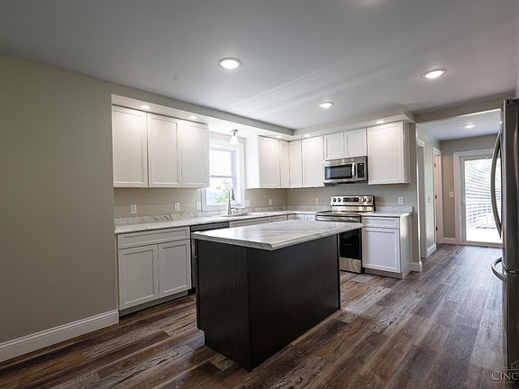 5th image of 506 W Linden Ave