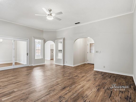 3rd image of 4835 Shenandoah Dr