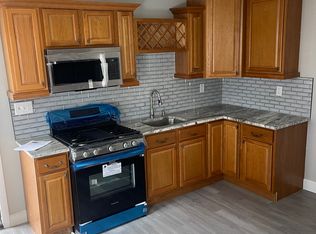 17-19 Laurel St #1-2, Springfield, MA 01107