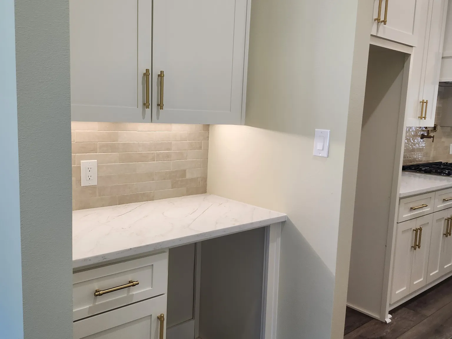 4 bed, 2450 sqft, $3,800 — Photo 4