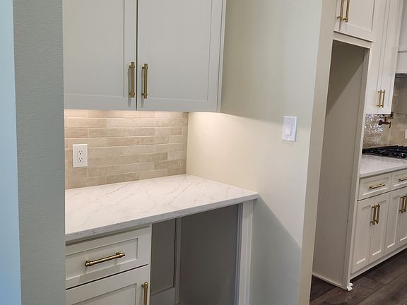 Coffee bar, straight across is pantry