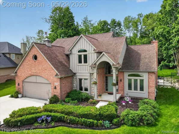 16397 Sherwood Ln, Northville, MI 48168