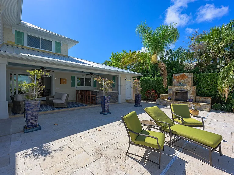 1130 John Anderson Dr — Photo 34
