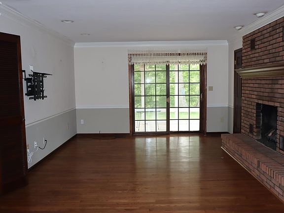 5th image of 123 Sycamore Dr