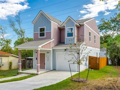 338 N Moore St, Dallas, TX, 75203