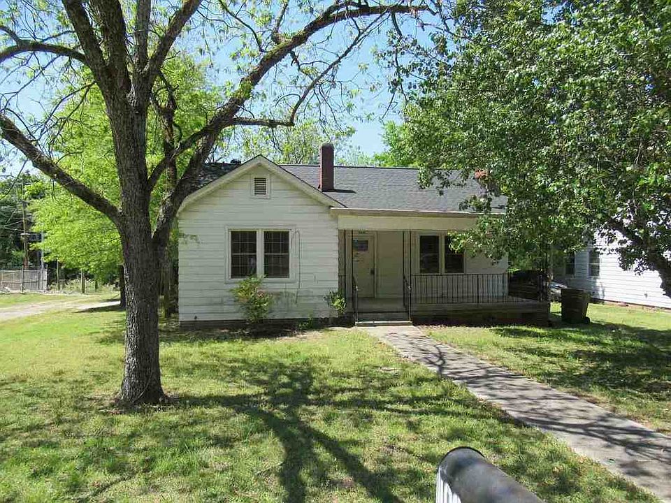 1st image of 108 Dewey St