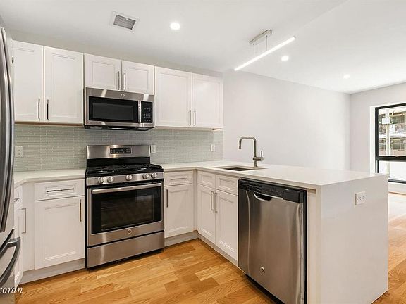 3rd image of 2117 31st Ave APT 2J