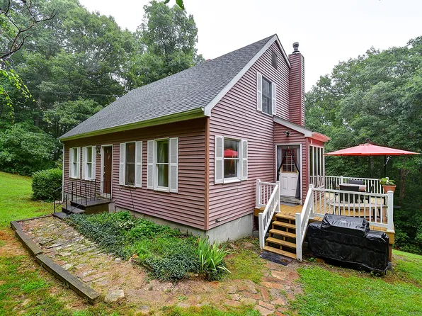 22 Hillside Drive, Plainfield, CT 06354