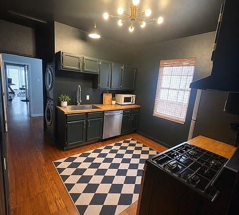 2nd image of 505 S Alexander St