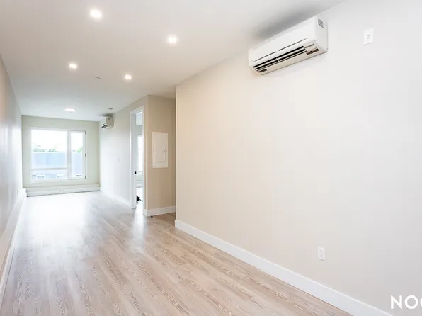 373 Knickerbocker Avenue image 1 of 13
