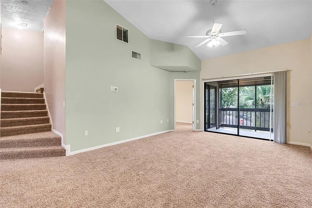 3 bed, 3.0 bath, 1182 sqft, $1,900 — Photo 4