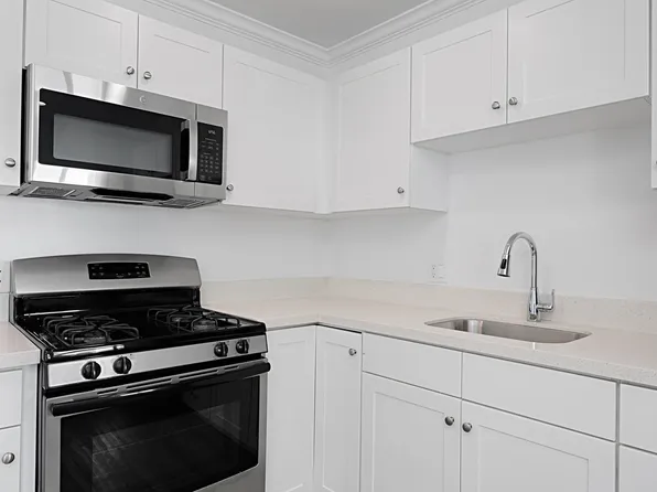 955 3rd St APT 12, Encinitas, CA 92024