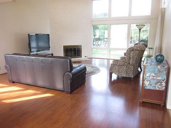 5th image of 1304 Lakeside Ave