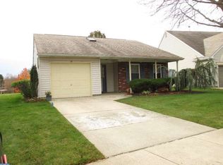 27 Candlelight Cir, Columbus, NJ 08022