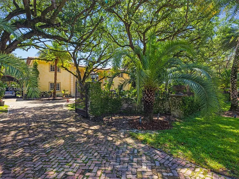 6905 SW 75th Ave — Photo 63
