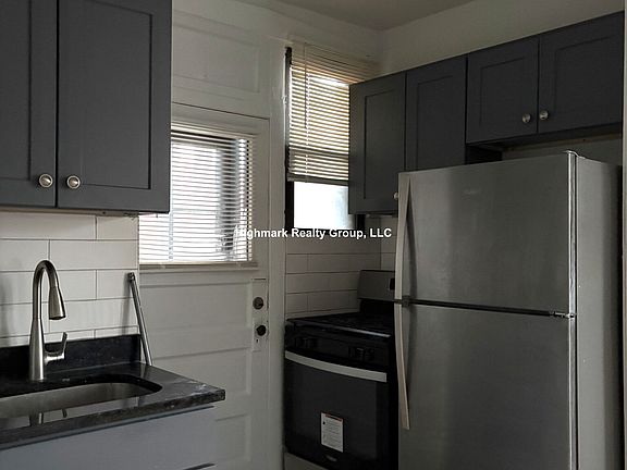 4th image of 1317 W Estes Ave #4A