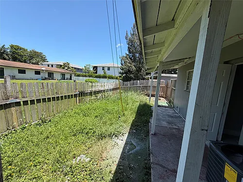 4680 SW 33rd Ave #1-6 Photo 1 4680 SW 33rd Ave #1-6 Photo 1