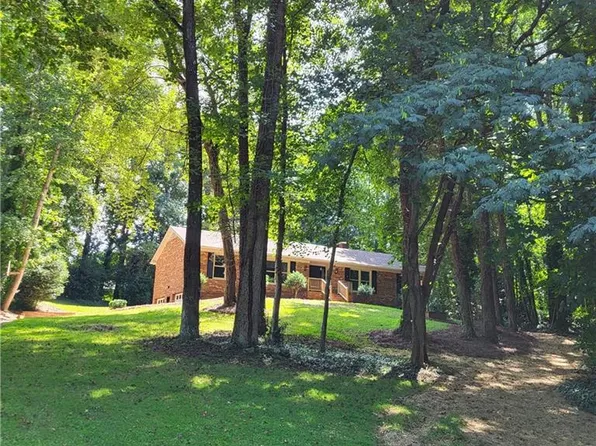 20 Blythe St, Kernersville, NC 27284