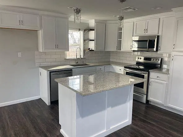 575 N Dorothy Ave — Photo 3