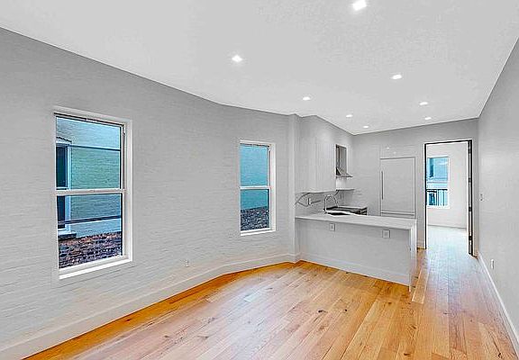 5th image of 1436 Pacific St #3