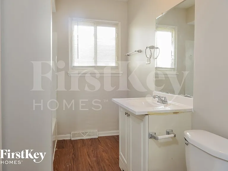744 Newell Ave — Photo 10