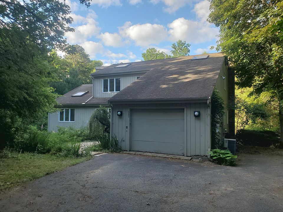 1st image of 303 Turtleback Road