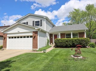967 David Ln, Elk Grove Village, IL 60007