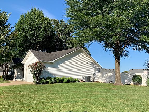 4th image of 1255 Ballater Dr