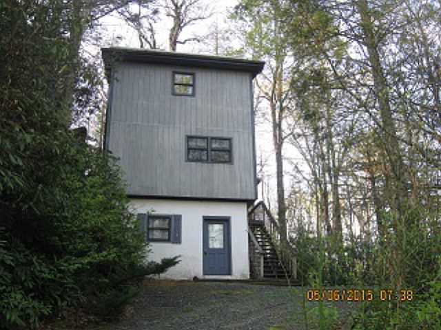 2nd image of 122 Poplar Rdg