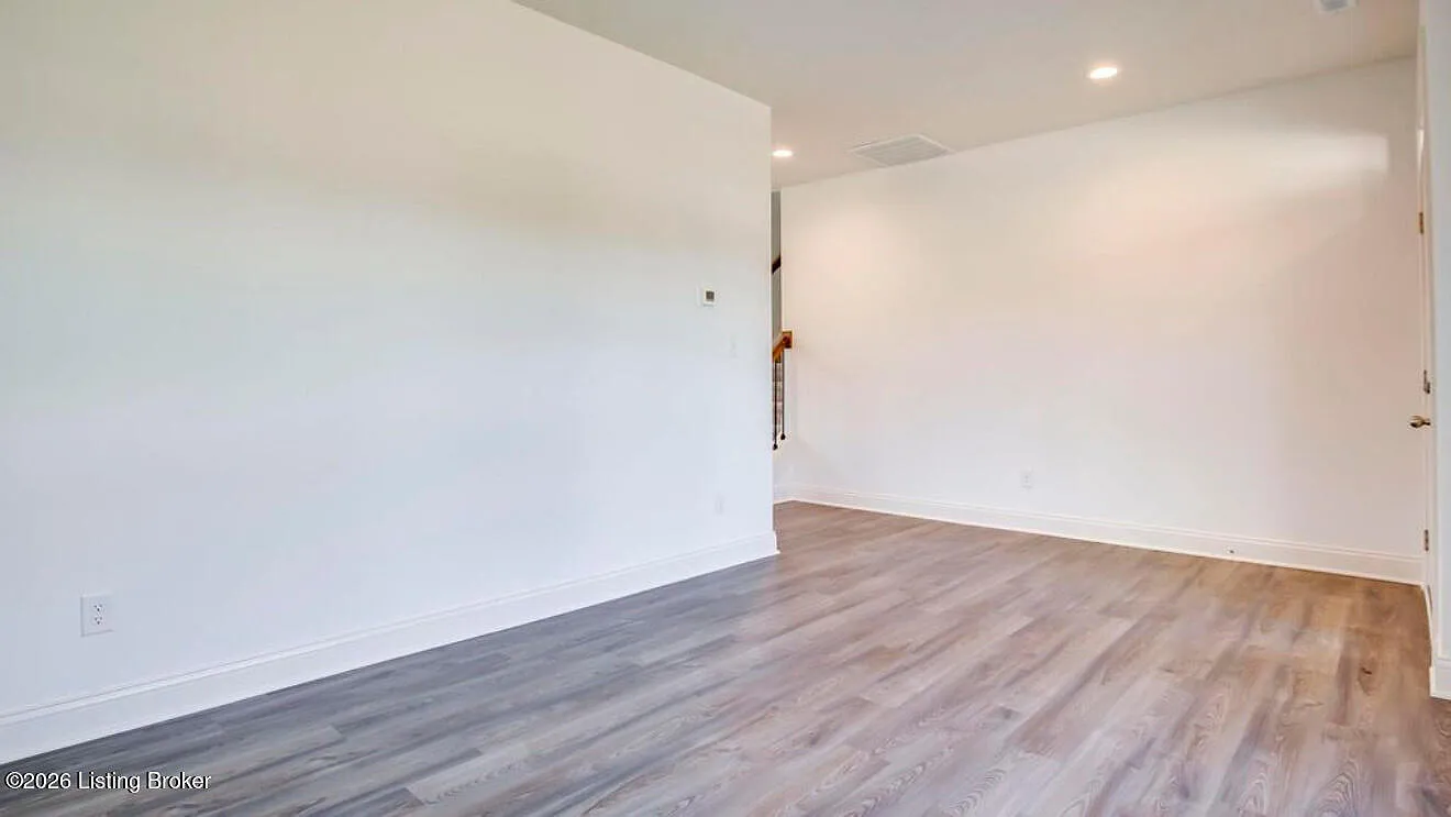 4 bed, 3.0 bath, 2675 sqft, $3,000 — Photo 4