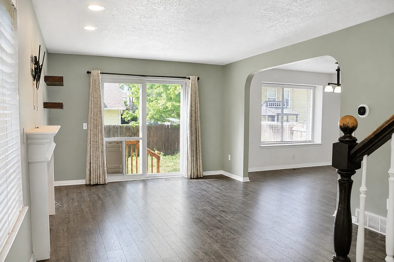 4 bed, 3.5 bath, 2302 sqft, $2,950 — Photo 1