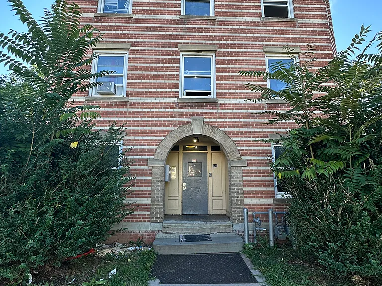 126 Oak St #2B — Photo 18