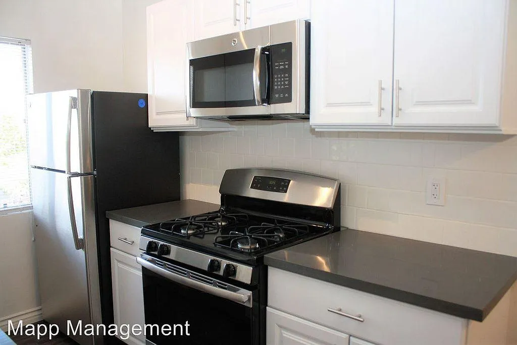 1 bed, 625 sqft, $1,895 — Photo 4