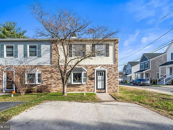 2nd image of 19 Evergreen Ln