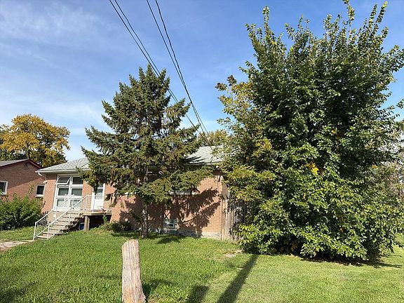 2nd image of 7812 W 72nd St