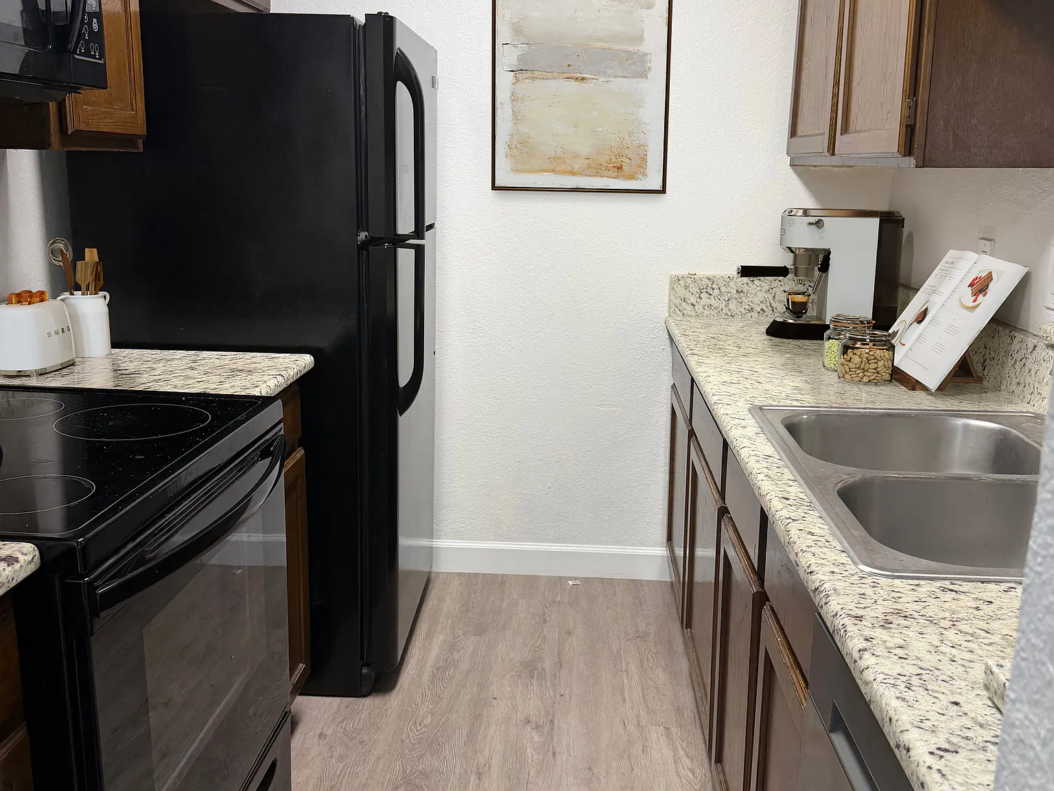 1 bed, 725 sqft, $1,350 — Photo 2