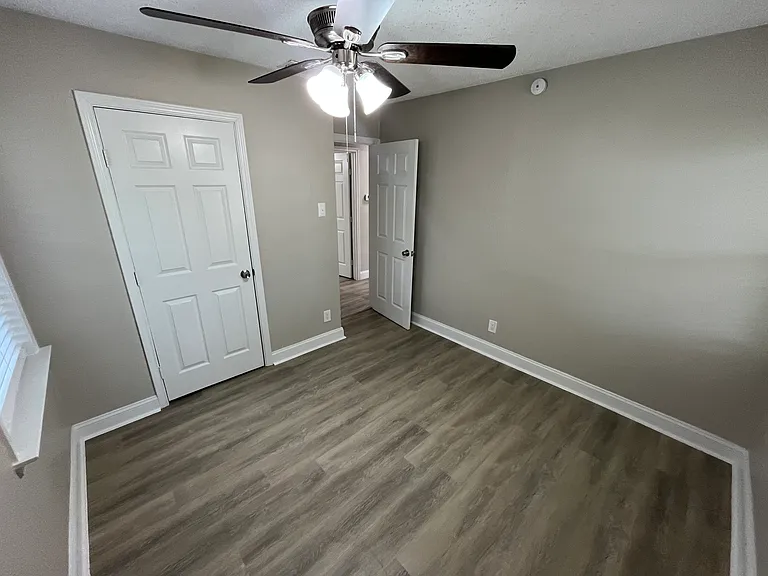 1982 Oak Hill Cir — Photo 16