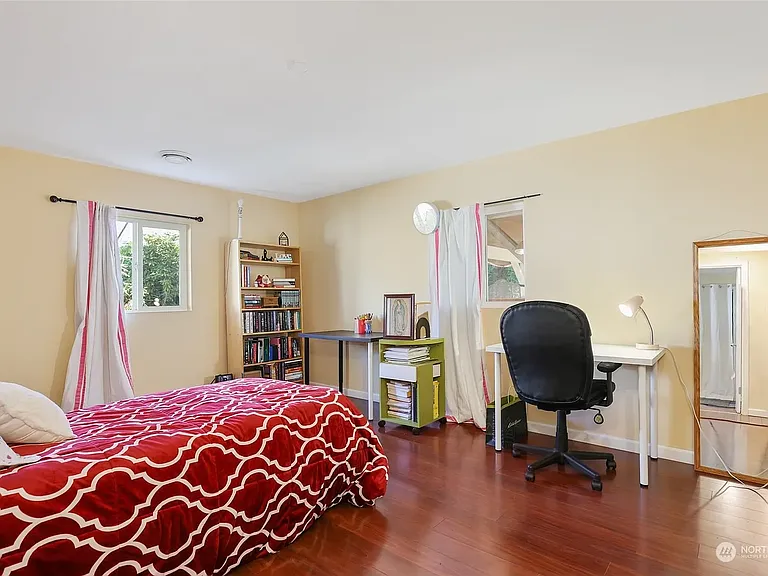 3540 S 200th St — Photo 3