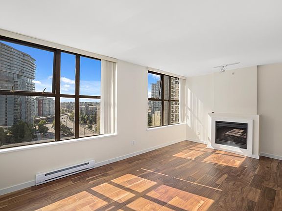 4th image of 989 Beatty St #1004