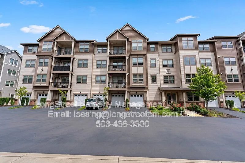 2 bed, 2.0 bath, 925 sqft, $2,095 — Photo 2