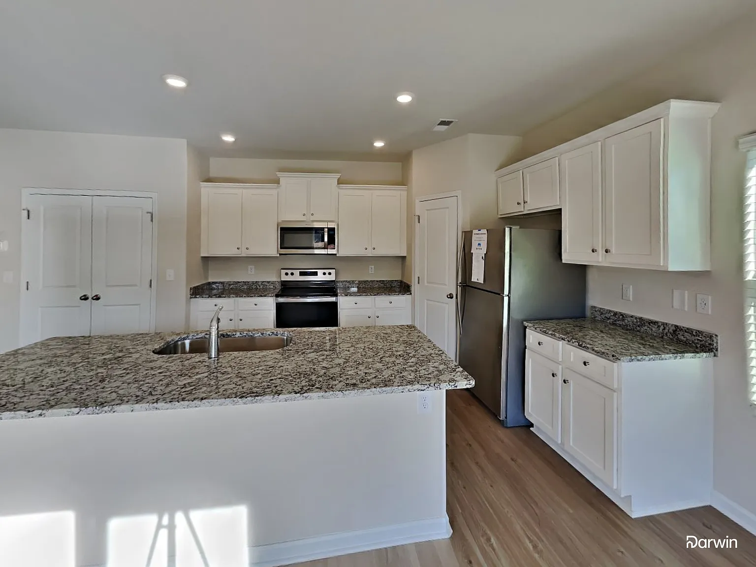 4 bed, 2.5 bath, 1800 sqft, $1,950 — Photo 3