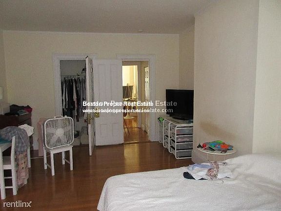 227 Newbury St. #3 Boston - Back Bay Unit Photo 4