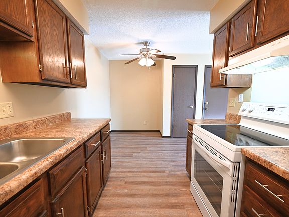 3rd image of 811-860 Hawkeye Dr #811-302